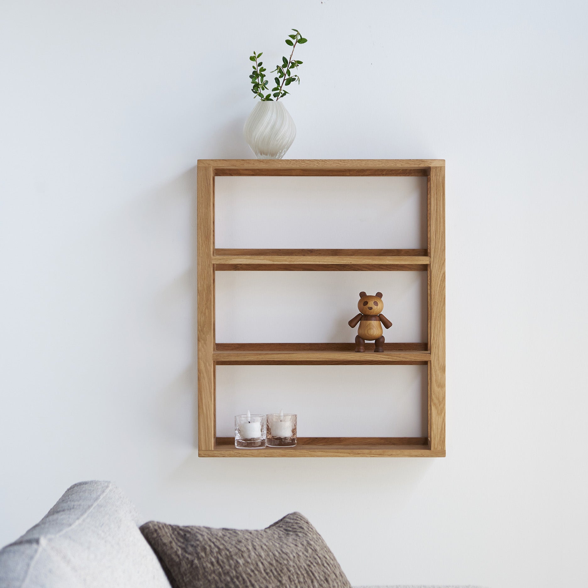 Akeru II væghylde 3H, FSC-certificeret egetræ